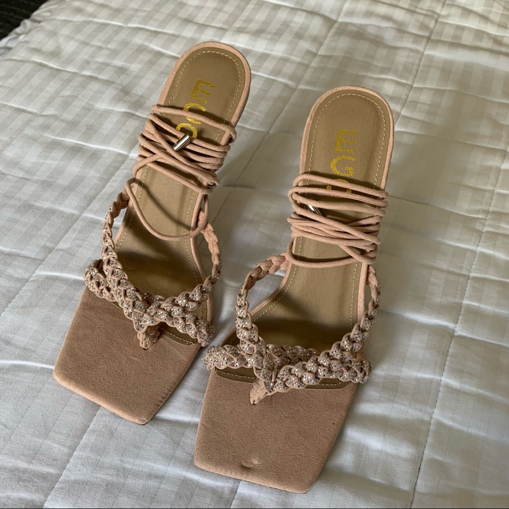 LACE UP HEELS